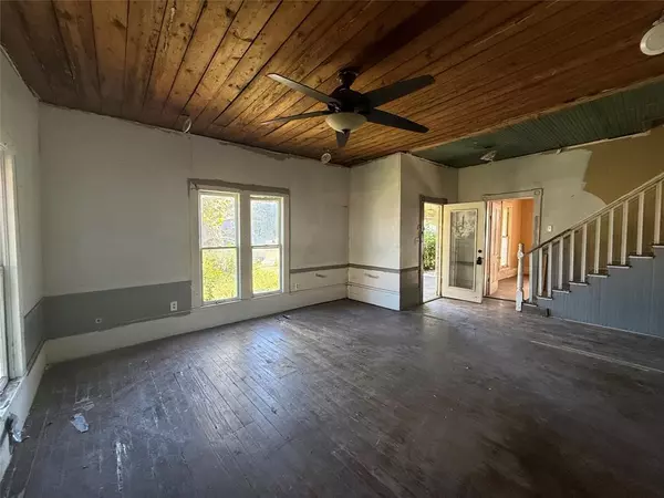 Farmersville, TX 75442,125 N Washington Street