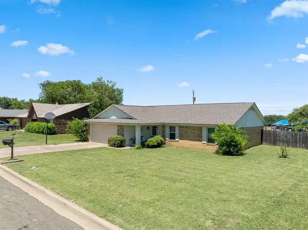Hewitt, TX 76643,930 Vail Highlands Circle