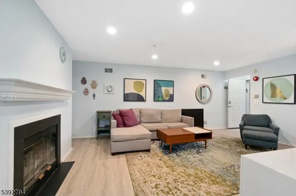 West Orange Twp., NJ 07052,42 Larkin Cir