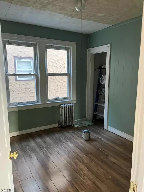 Elizabeth City, NJ 07202,762 Ogden St