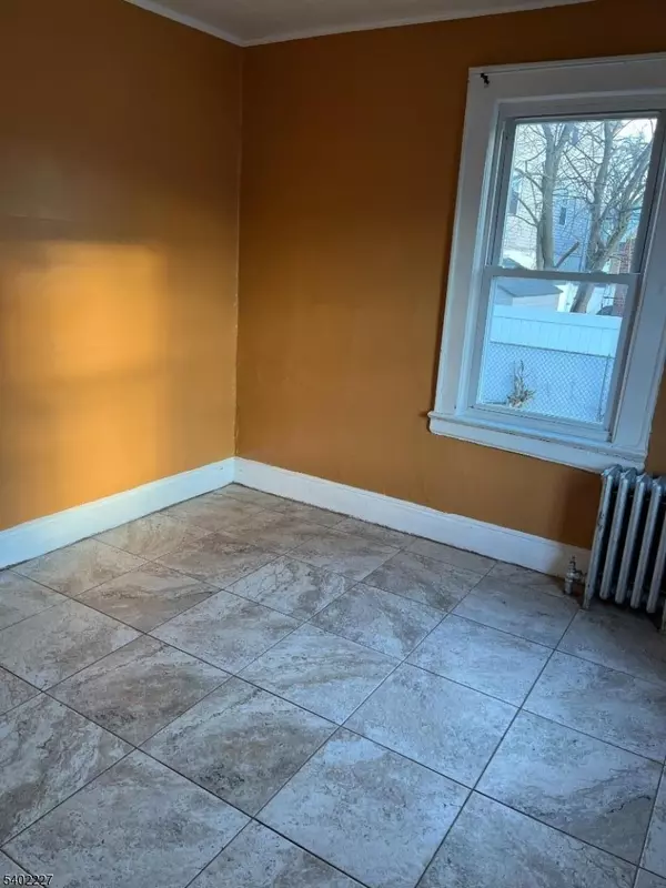 Elizabeth City, NJ 07202,762 Ogden St