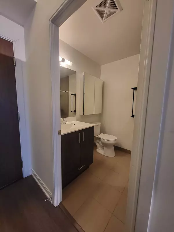 Toronto E07, ON M1S 0L7,255 Village Green SQ #3401