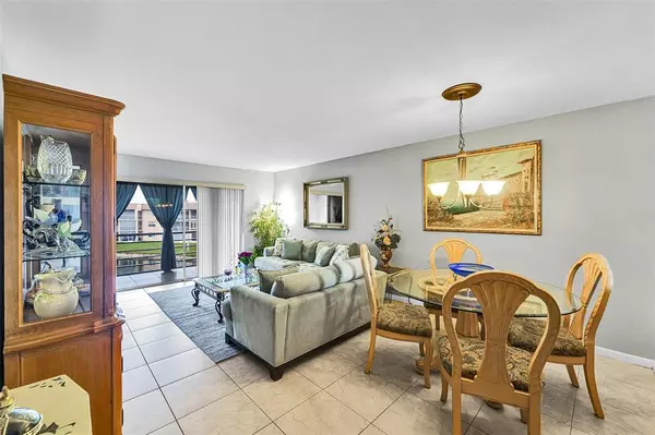 Sunrise, FL 33322,9261 Sunrise Lakes Blvd #309