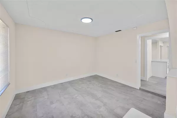 West Palm Beach, FL 33401,612 Clear Lake Ave