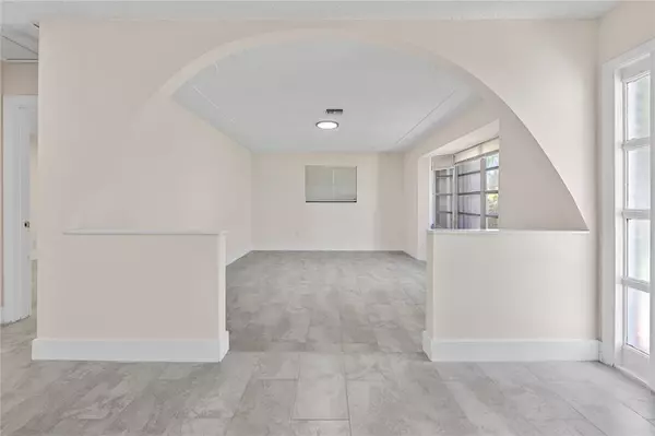 West Palm Beach, FL 33401,612 Clear Lake Ave