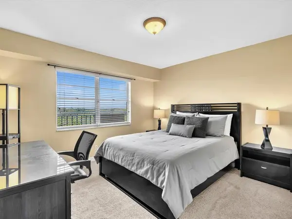 Davie, FL 33328,3300 W Rolling Hills Cir #705