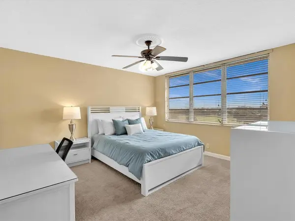 Davie, FL 33328,3300 W Rolling Hills Cir #705