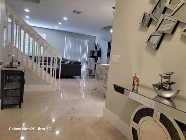 Cooper City, FL 33328,9706 Darlington Pl