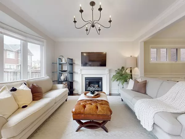 Aurora, ON L4G 0T6,58 Clifford Dalton DR