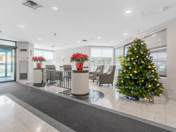 Brampton, ON L6S 5Y4,12 Laurelcrest ST #803