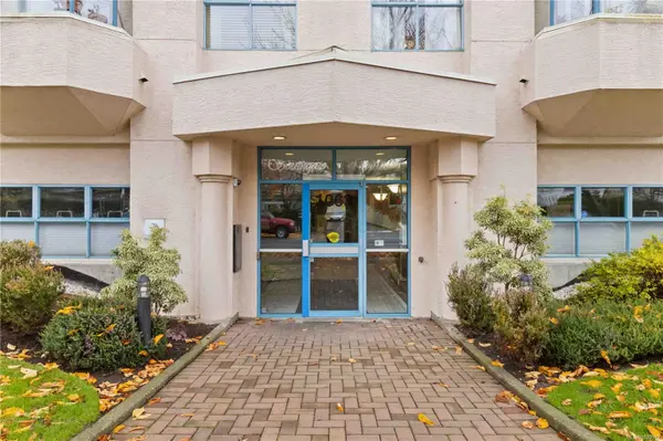 Victoria, BC V8V 2Z1,1063 Southgate St #404