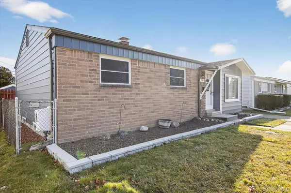 1507 Gloria ST, Westland, MI 48186