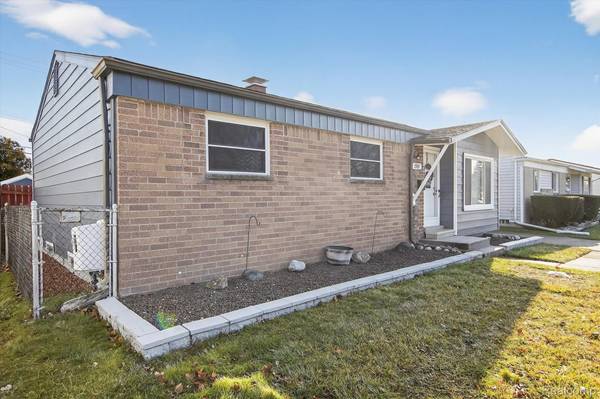 1507 Gloria ST, Westland, MI 48186