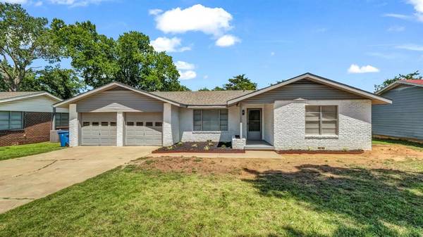 107 Rosedale Avenue,  Keene,  TX 76059