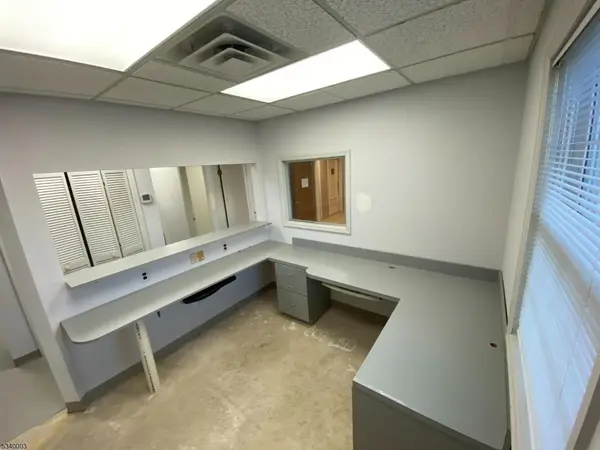 Florham Park Boro, NJ 07932,256 Columbia Tpke