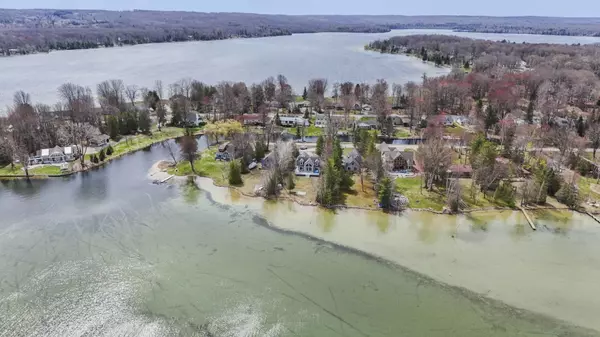 Grawn, MI 49637,7734 N Shore CT