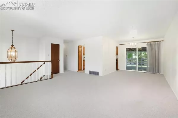 Colorado Springs, CO 80915,1735 Wooten RD