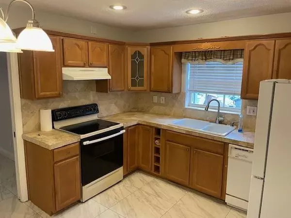 Coconut Creek, FL 33066,355 Sunshine Dr