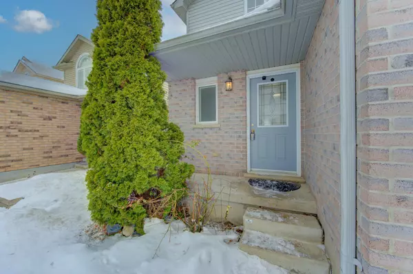 Kitchener, ON N2E 3T9,141 Mountain Laurel CRES