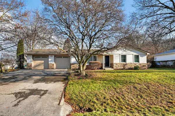 5 Brentwood RD, Grimsby, ON L3M 3V5