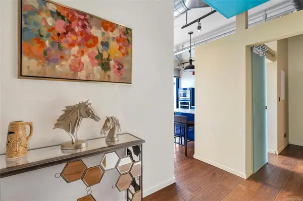 Victoria, BC V8V 0C9,1029 View St #908