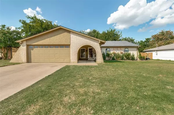 8421 Randy Drive,  North Richland Hills,  TX 76182
