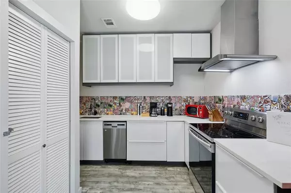 Dallas, TX 75206,5963 Ross Avenue #202