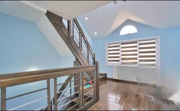 Staten Island, NY 10305,53 Piave AVE