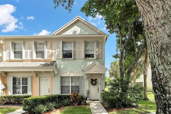 Weston, FL 33326,4 Key West Ct #4