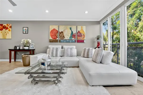 Fort Lauderdale, FL 33304,822 NE 19th Ave #822