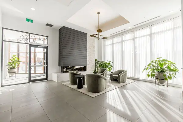 Collingwood, ON L0G 1V0,31 Huron ST #523