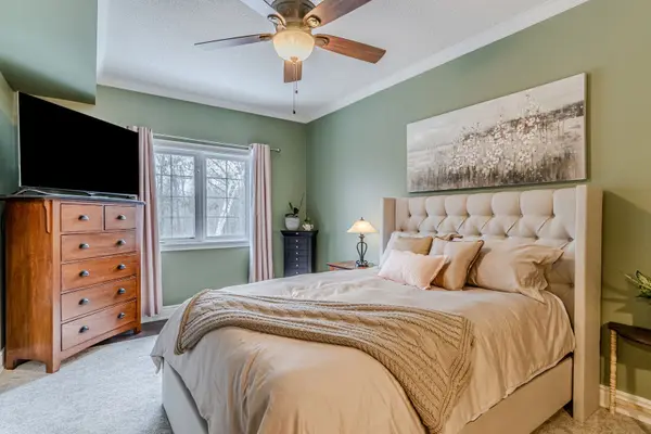 Barrie, ON L4N 2V1,44 Ferndale DR S #212