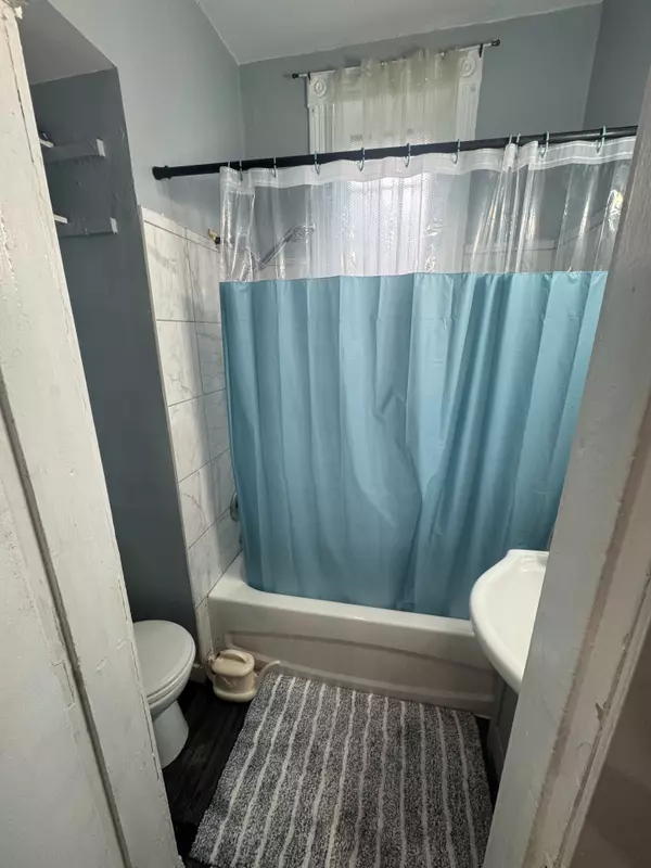 London North, ON N6H 1R3,28 Oxford ST W #B