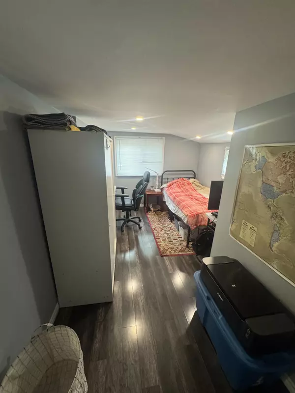 London North, ON N6H 1R3,28 Oxford ST W #C