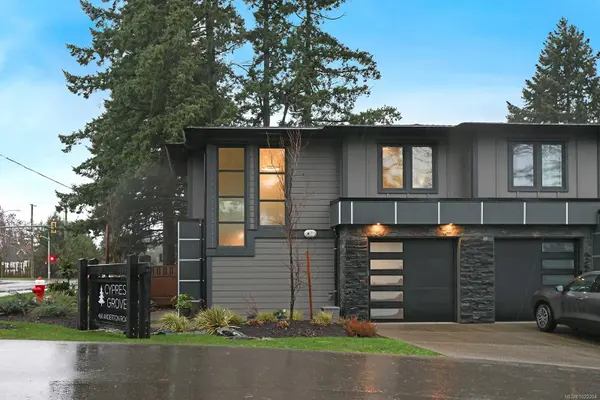 Comox, BC V9M 2A5,468 Anderton Rd #1