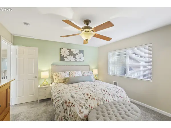 Scappoose, OR 97056,50990 Dike RD #B3