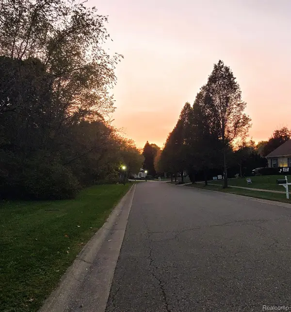 Davison, MI 48423,612 CARRIAGE WAY