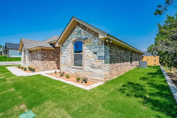 Granbury, TX 76048,2600 Creek Drive