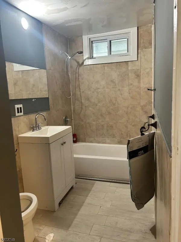 East Orange City, NJ 07018,491 Norwood St