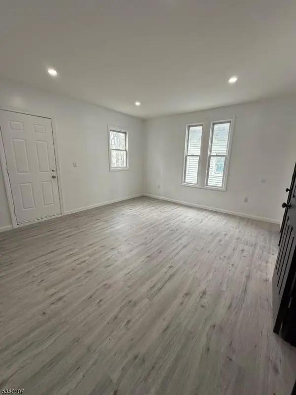 East Orange City, NJ 07018,15 Winthrop Ter #1