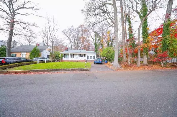 Staten  Island, NY 10306,267 Edinboro RD