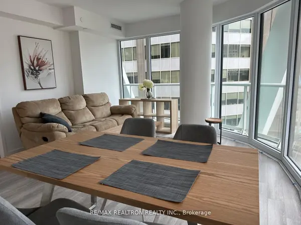 Toronto C01, ON M5T 1T4,230 Simcoe ST #926