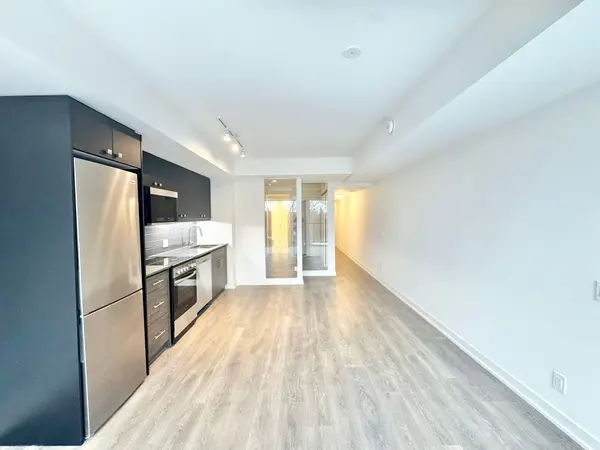 Toronto E06, ON M1N 0C7,2 Manderley DR #405