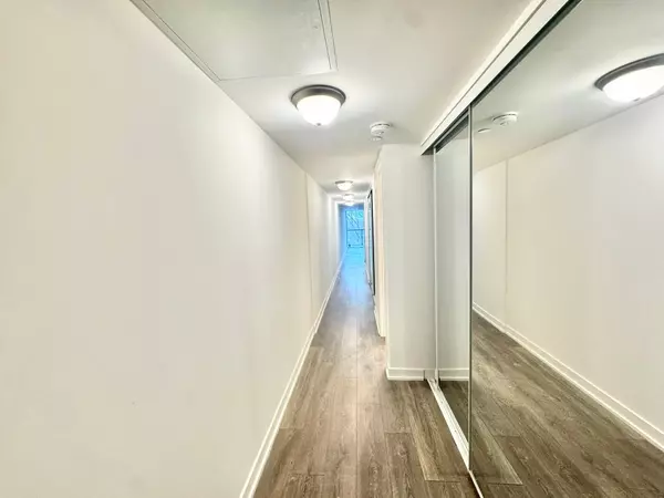 Toronto E06, ON M1N 0C7,2 Manderley DR #405