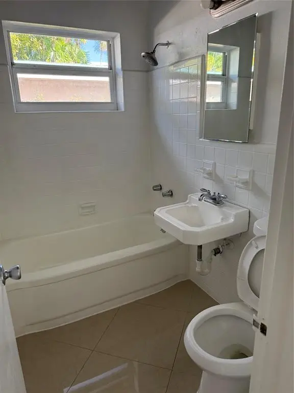 Fort Lauderdale, FL 33304,1721 NE 9th St #3