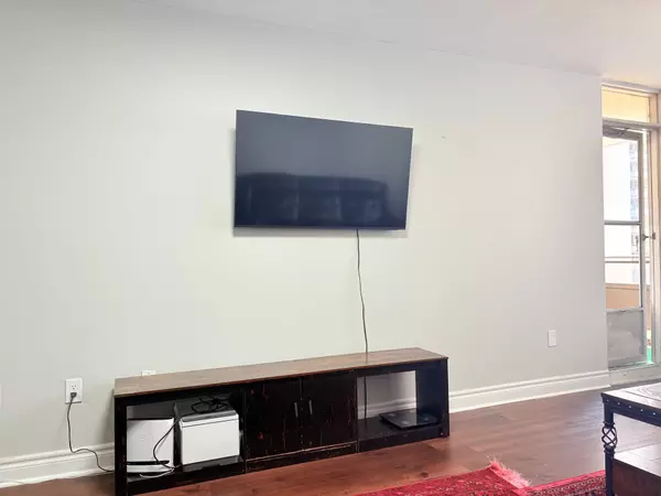 Toronto W09, ON M9R 1T2,370 Dixon RD #716