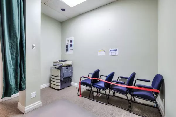 Toronto W05, ON M9L 1W9,4250 Weston RD