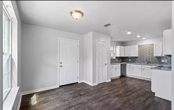 Dallas, TX 75212,1851 Homeland Street