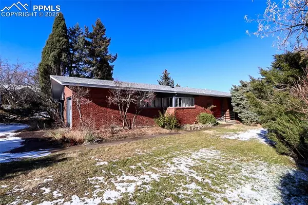 202 Stratmoor DR,  Colorado Springs,  CO 80906