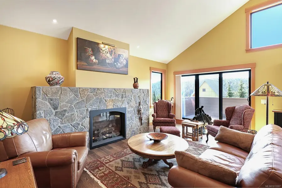 890 Cruikshank Ridge, Courtenay, BC V9J 1L0